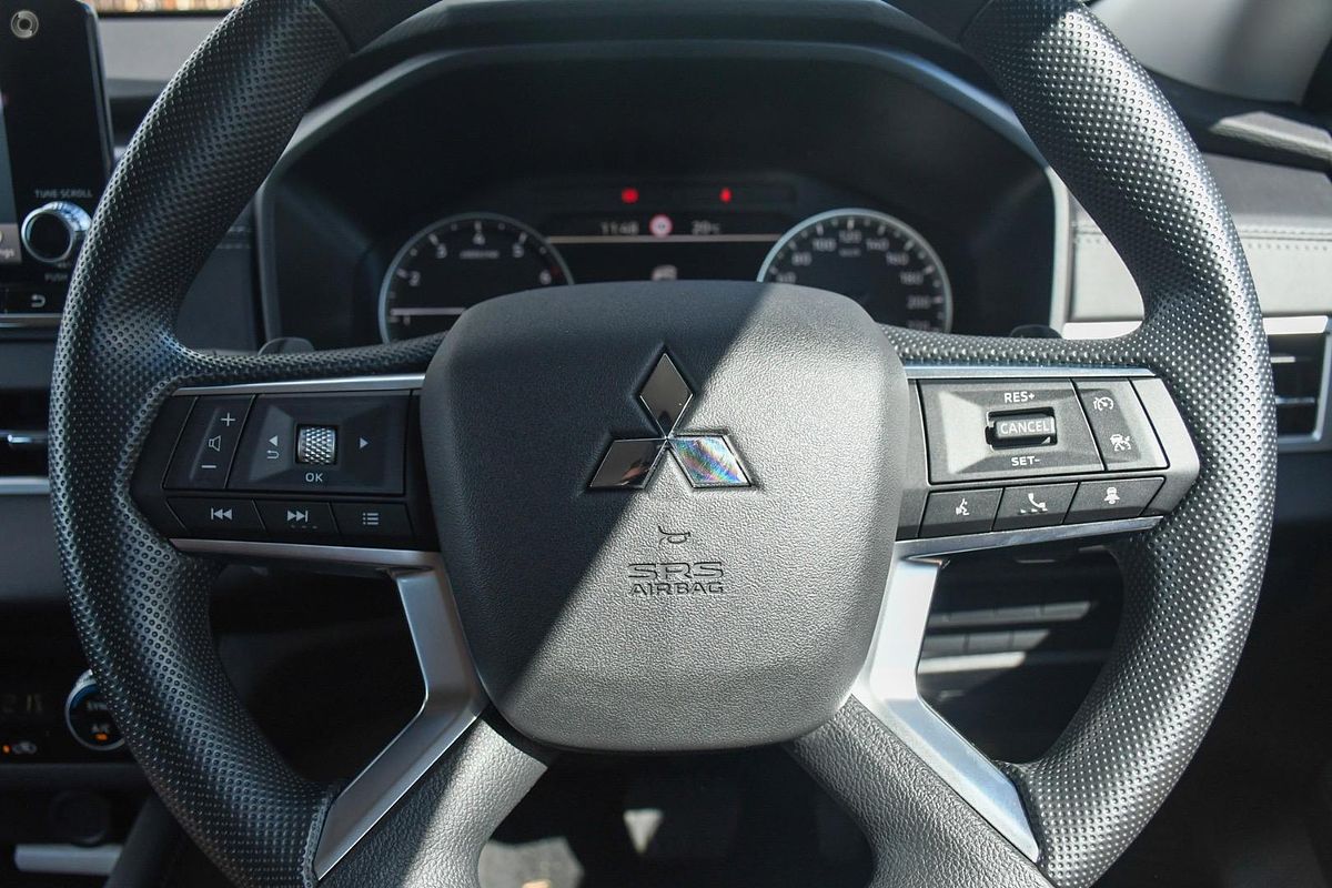 2025 Mitsubishi Outlander ES ZM