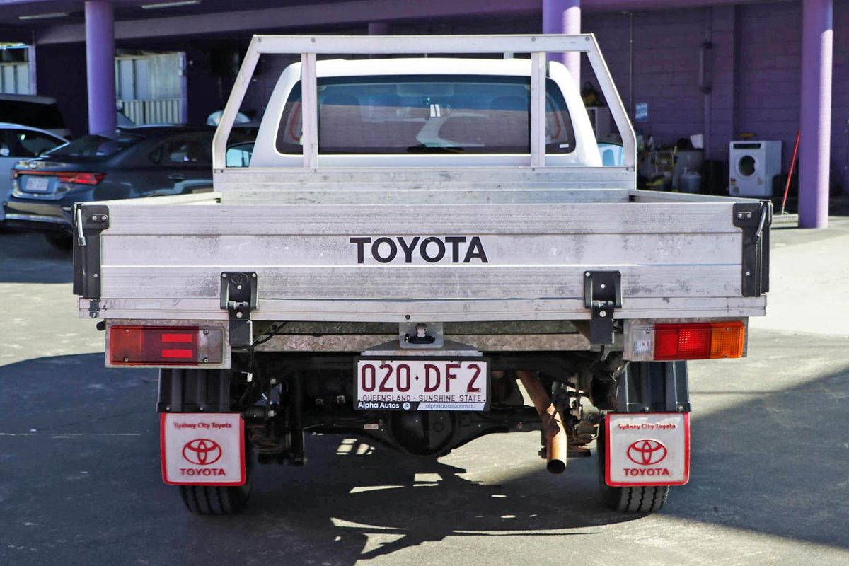 2017 Toyota Hilux Workmate TGN121R Rear Wheel Drive