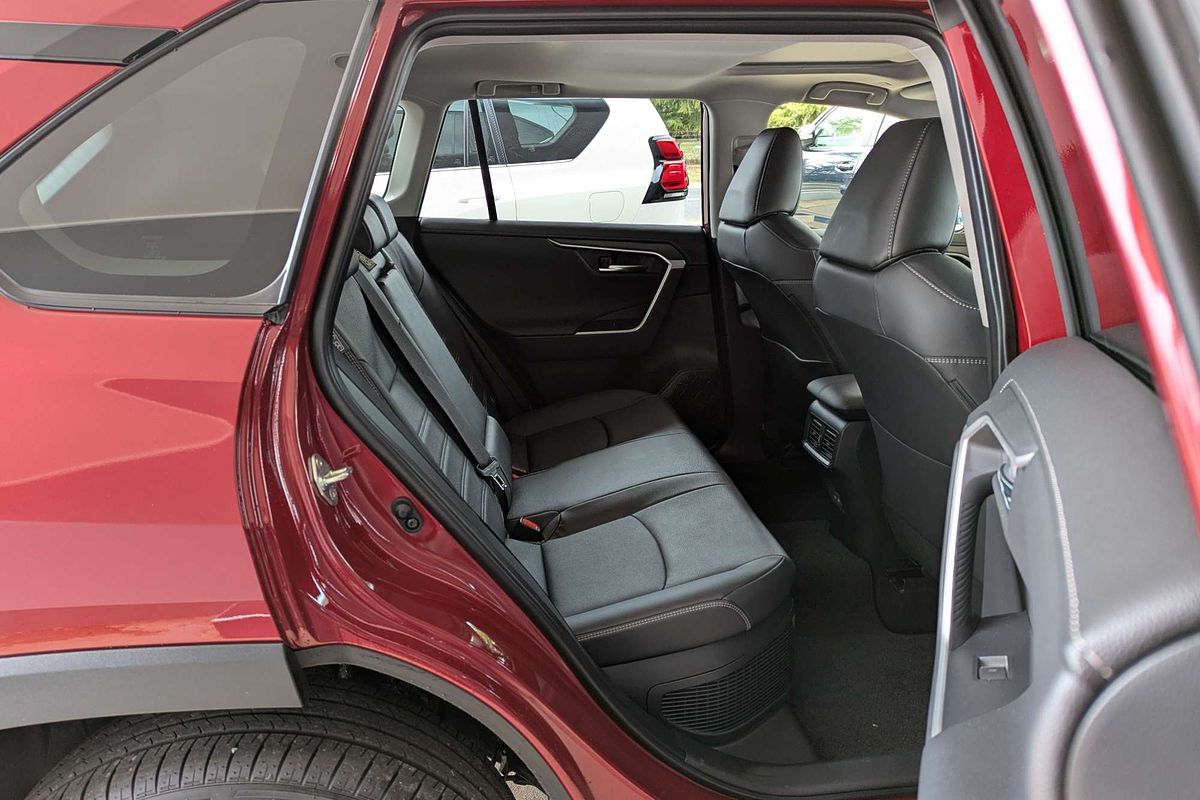 2025 Toyota RAV4 Cruiser AXAH52R