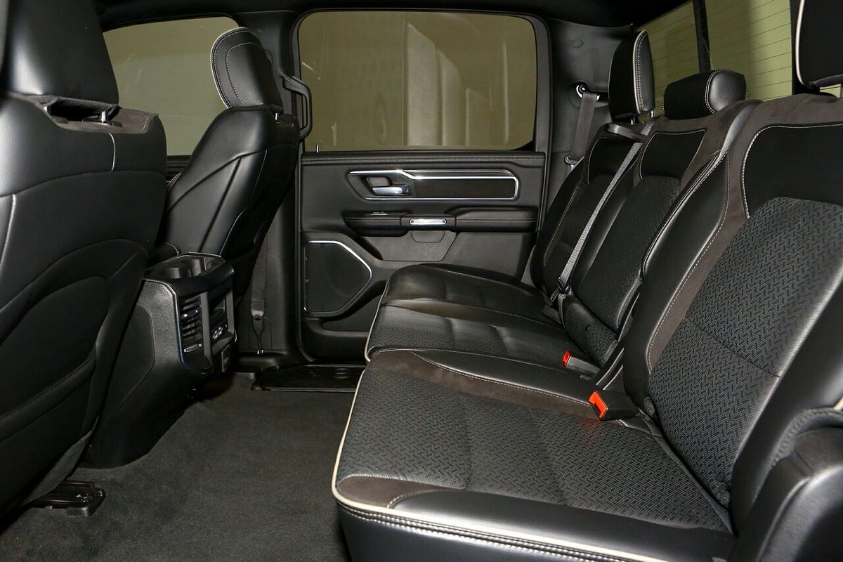 2024 RAM 1500 Laramie Sport RamBox DT 4X4 SWB