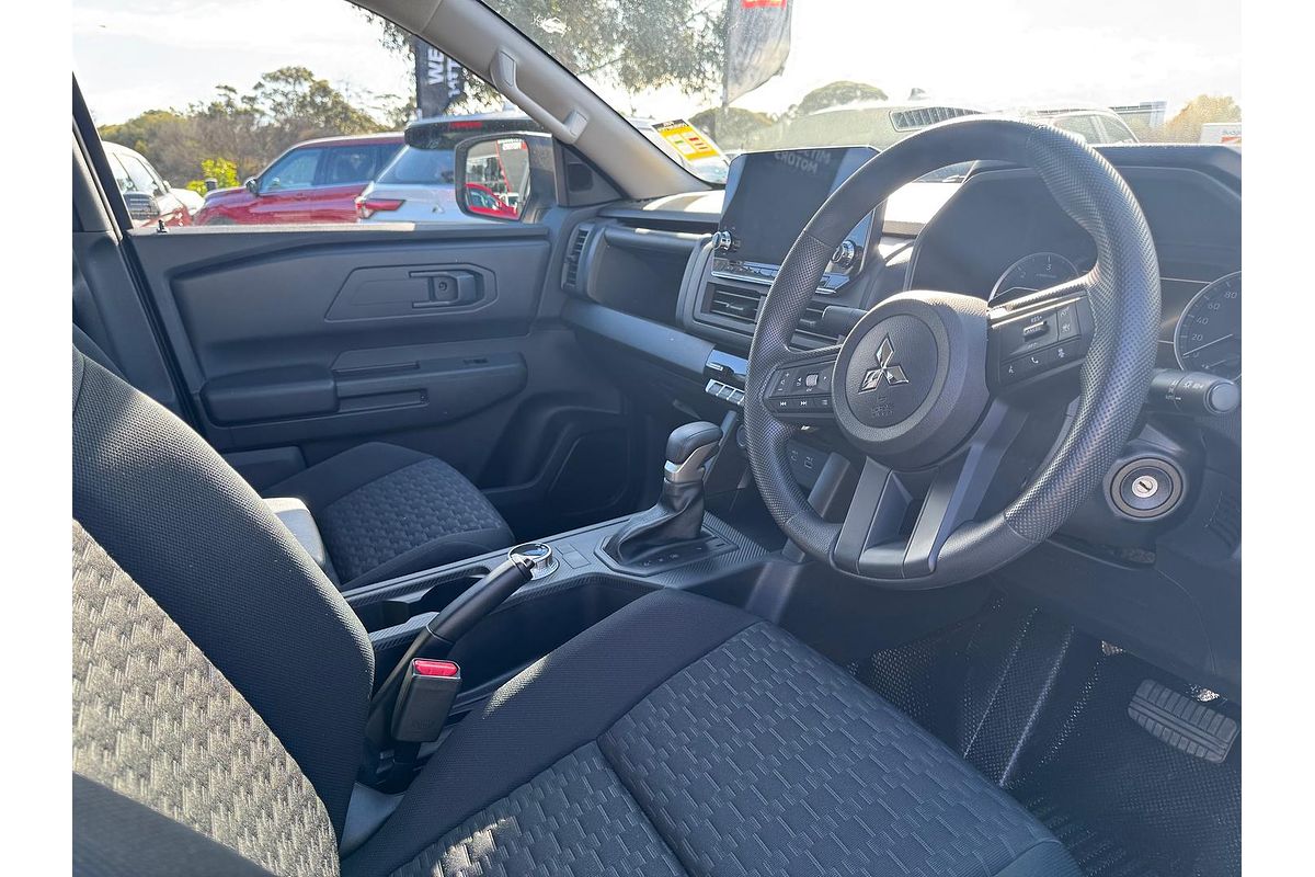 2025 Mitsubishi Triton GLX MV 4X4