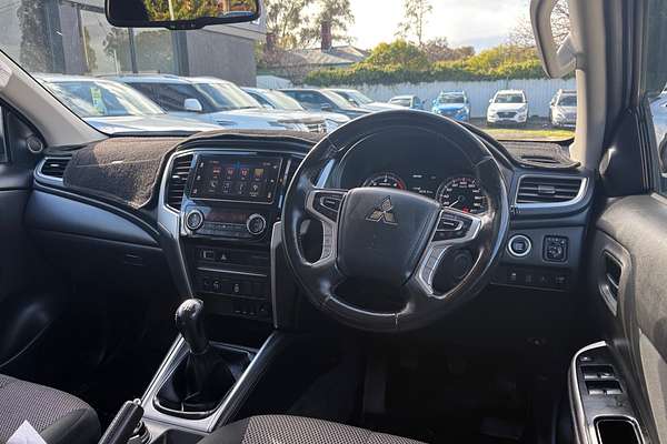 2021 Mitsubishi Triton GLS MR 4X4