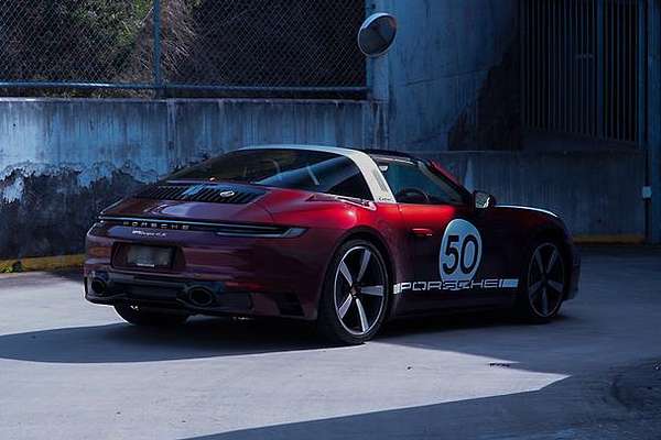 2020 Porsche 911 Targa 4S Heritage Design Edition 992