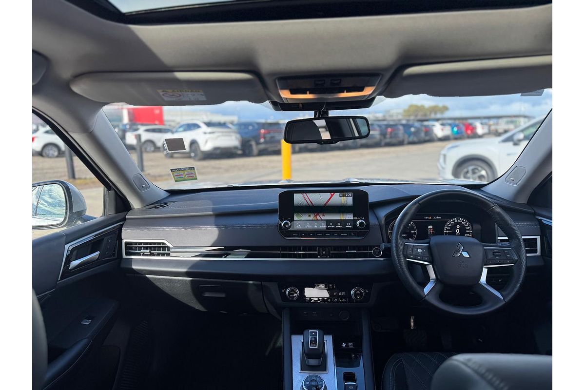 2022 Mitsubishi Outlander PHEV Exceed ZM