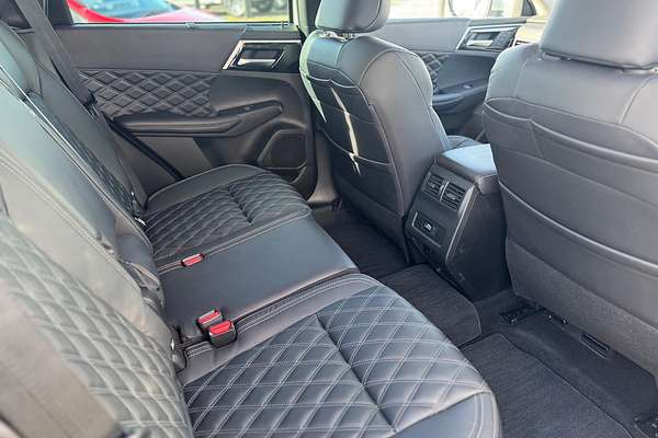 2022 Mitsubishi Outlander PHEV Exceed ZM
