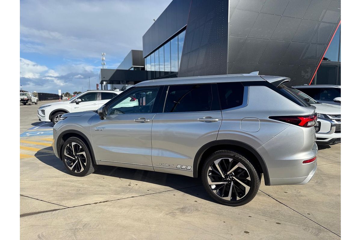 2022 Mitsubishi Outlander PHEV Exceed ZM