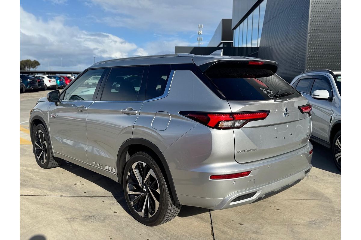 2022 Mitsubishi Outlander PHEV Exceed ZM