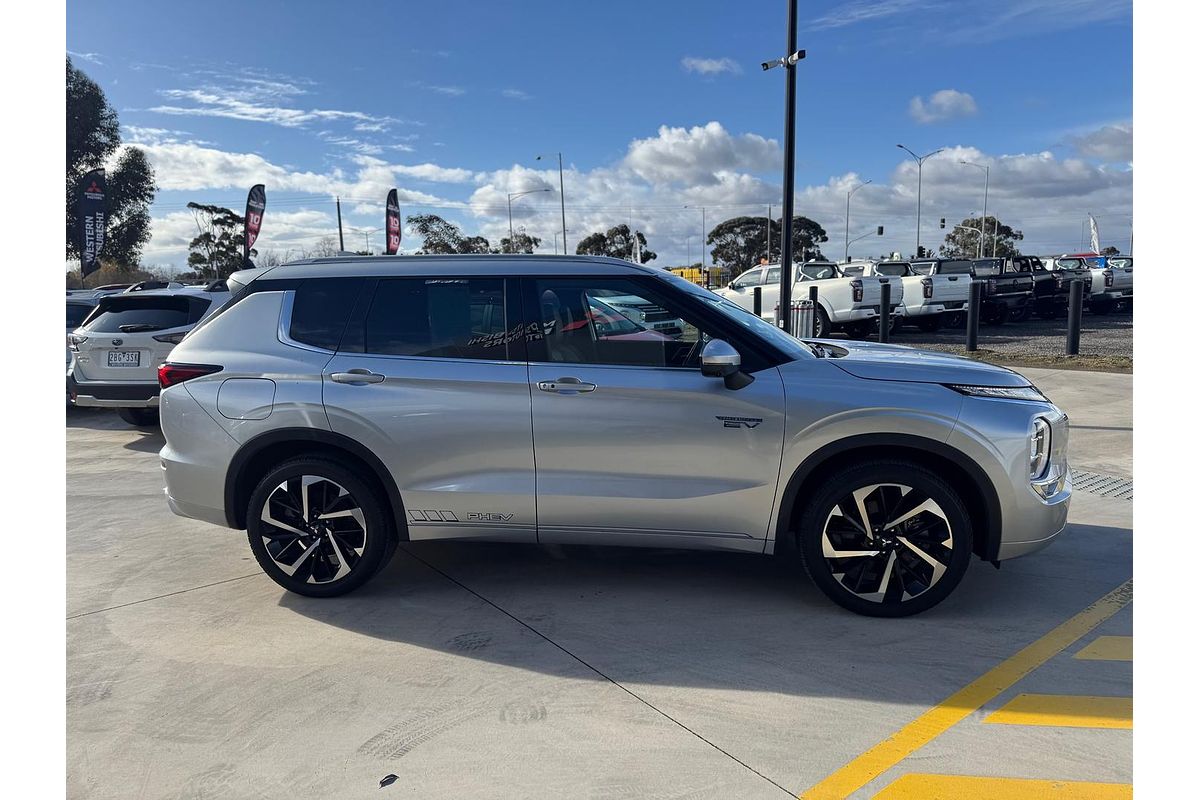 2022 Mitsubishi Outlander PHEV Exceed ZM