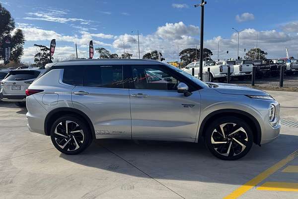 2022 Mitsubishi Outlander PHEV Exceed ZM