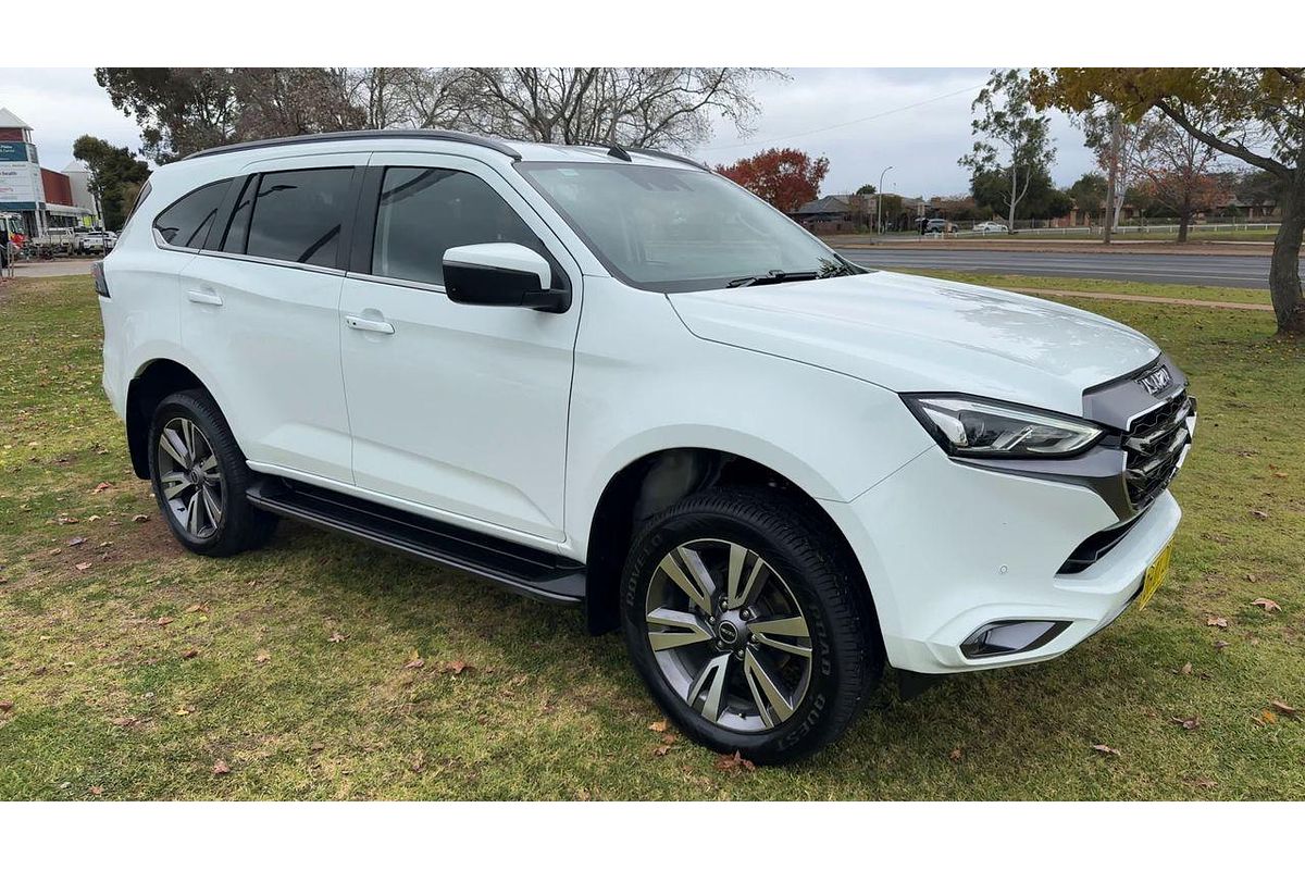 2023 Isuzu MU-X LS-T