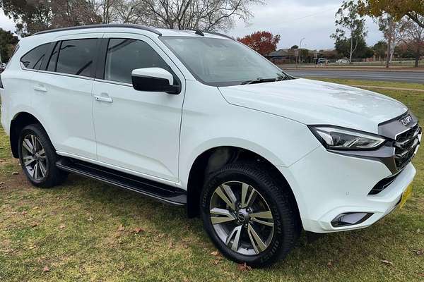 2023 Isuzu MU-X LS-T