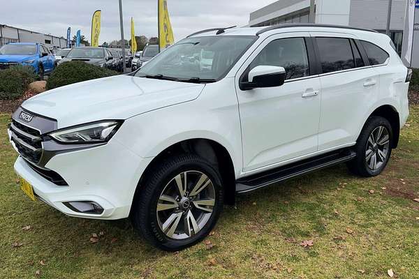 2023 Isuzu MU-X LS-T