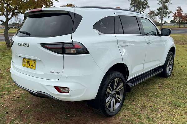 2023 Isuzu MU-X LS-T