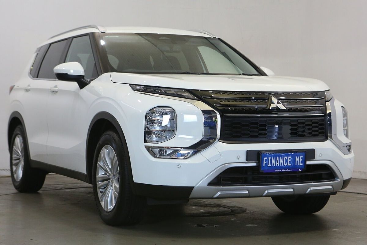 2024 Mitsubishi Outlander LS ZM