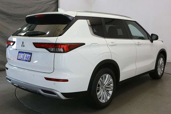 2024 Mitsubishi Outlander LS ZM