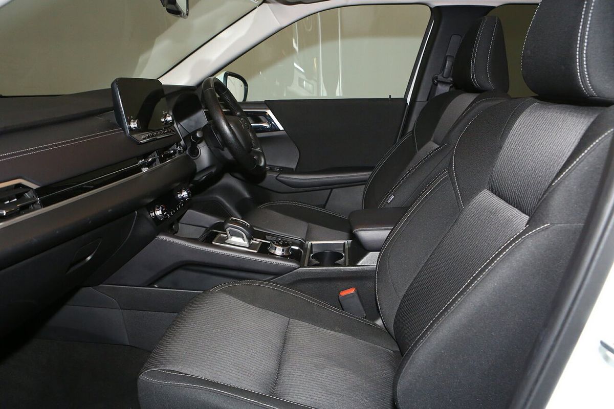 2024 Mitsubishi Outlander LS ZM