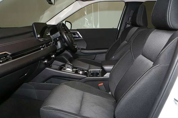 2024 Mitsubishi Outlander LS ZM
