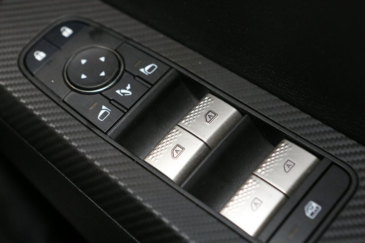 2024 Mitsubishi Outlander LS ZM