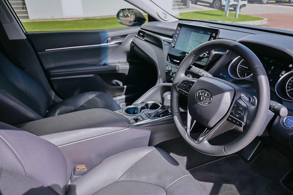2024 Toyota Camry SL AXVH70R