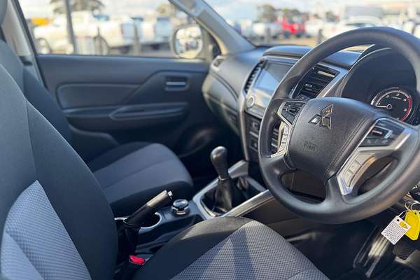 2023 Mitsubishi Triton GLX+ MR 4X4