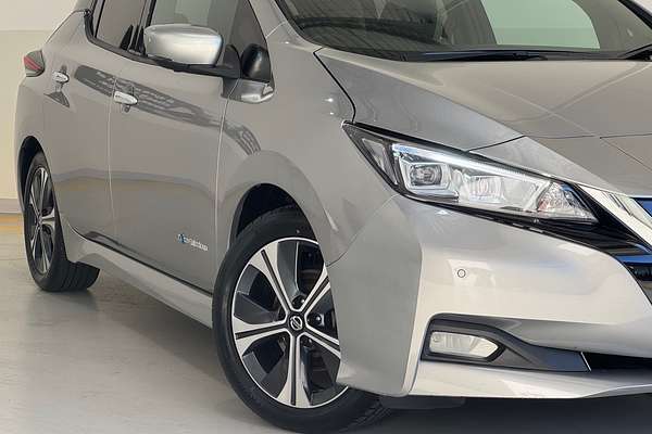 2021 Nissan LEAF ZE1