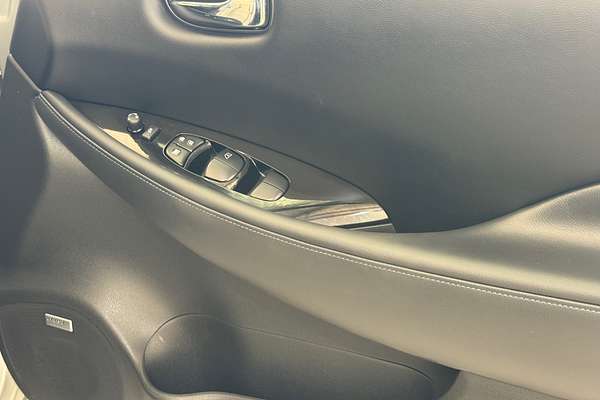 2021 Nissan LEAF ZE1