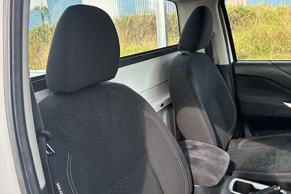 2016 Nissan Navara DX NP300 D23 Rear Wheel Drive