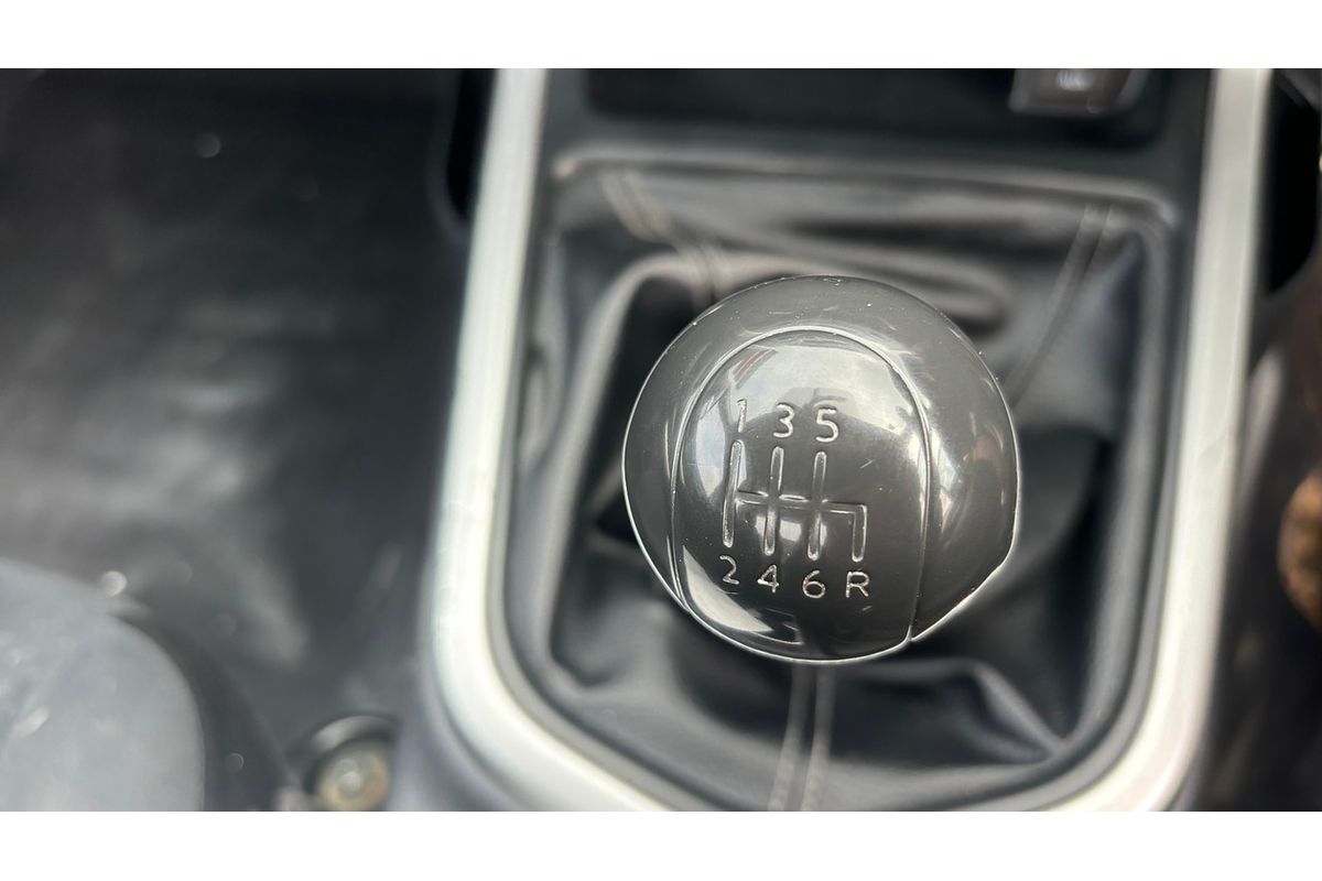 2016 Nissan Navara DX NP300 D23 Rear Wheel Drive