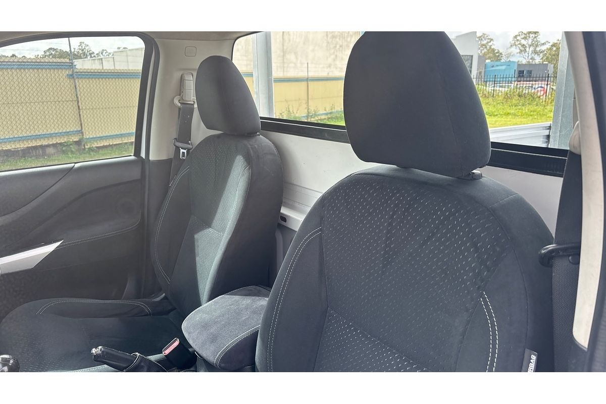 2016 Nissan Navara DX NP300 D23 Rear Wheel Drive