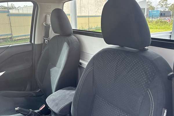 2016 Nissan Navara DX NP300 D23 Rear Wheel Drive