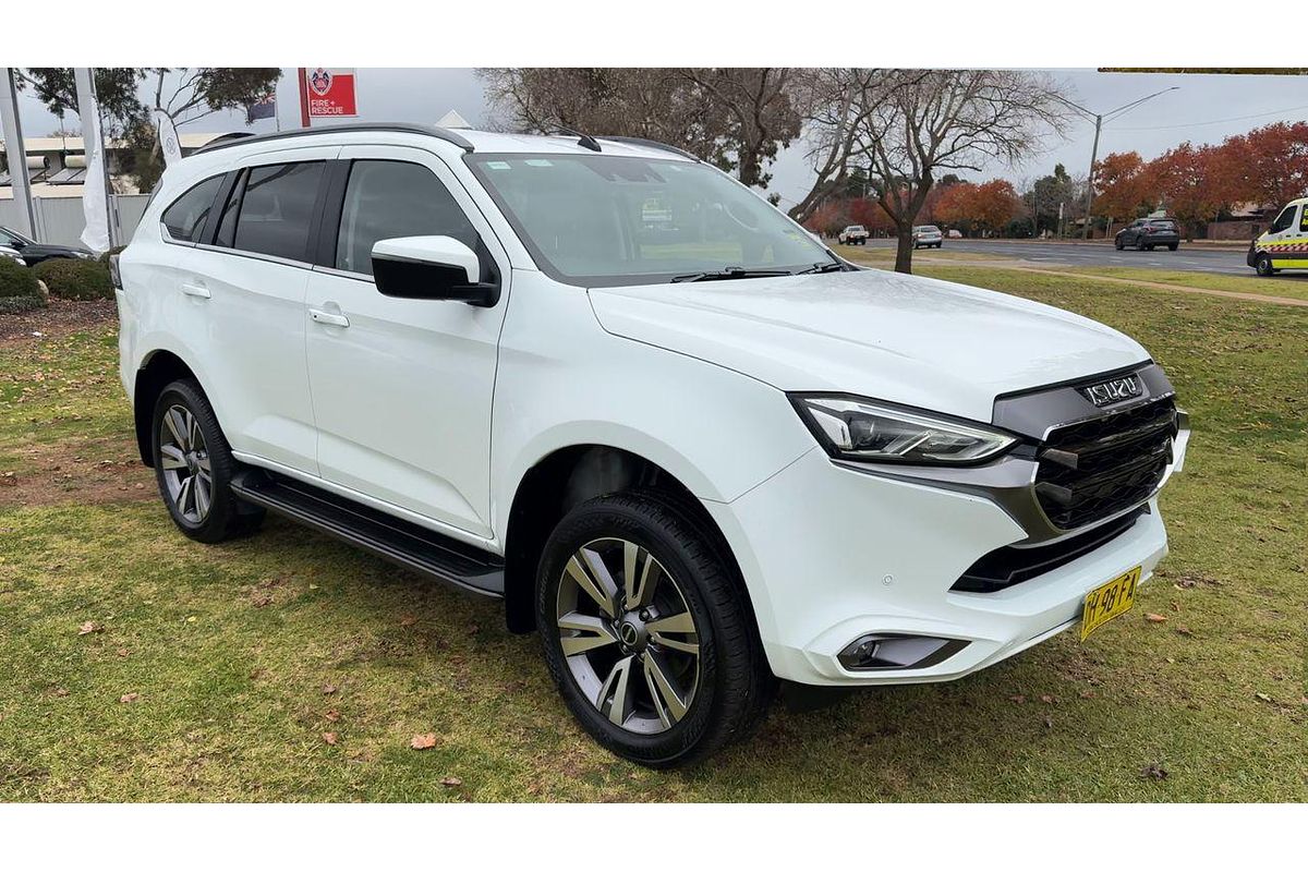 2023 Isuzu MU-X LS-T
