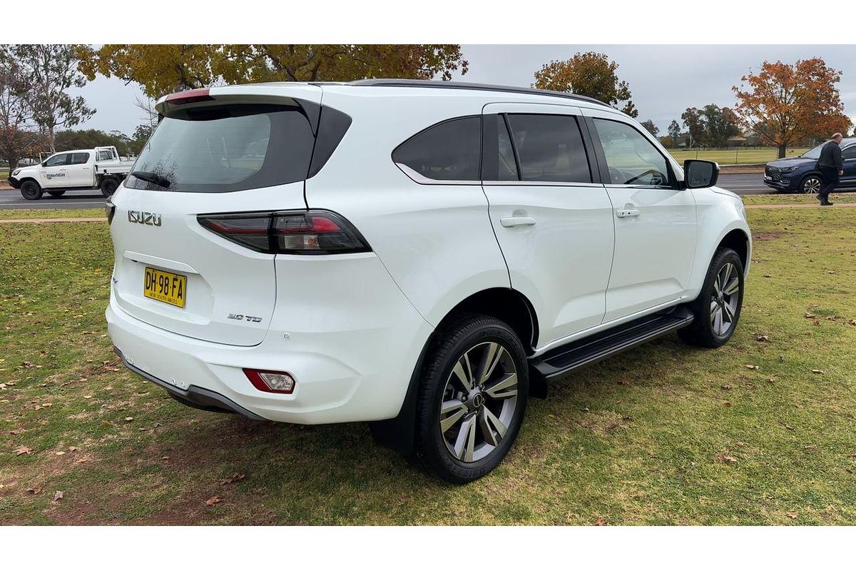 2023 Isuzu MU-X LS-T