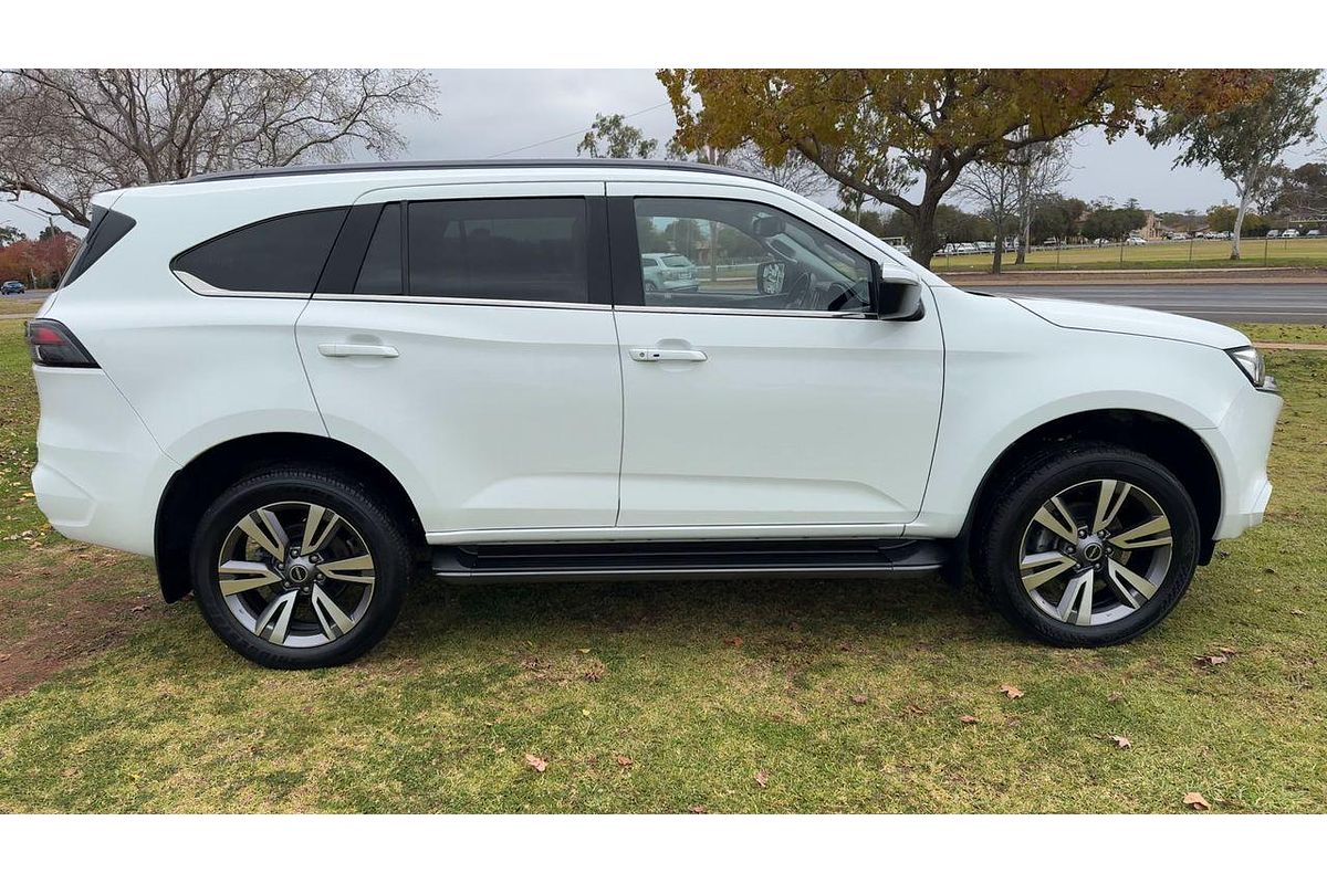 2023 Isuzu MU-X LS-T