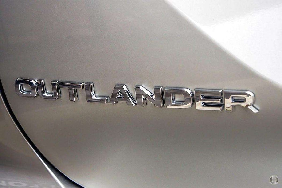 2025 Mitsubishi Outlander Exceed Tourer ZM
