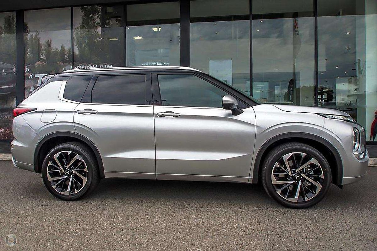 2025 Mitsubishi Outlander Exceed Tourer ZM