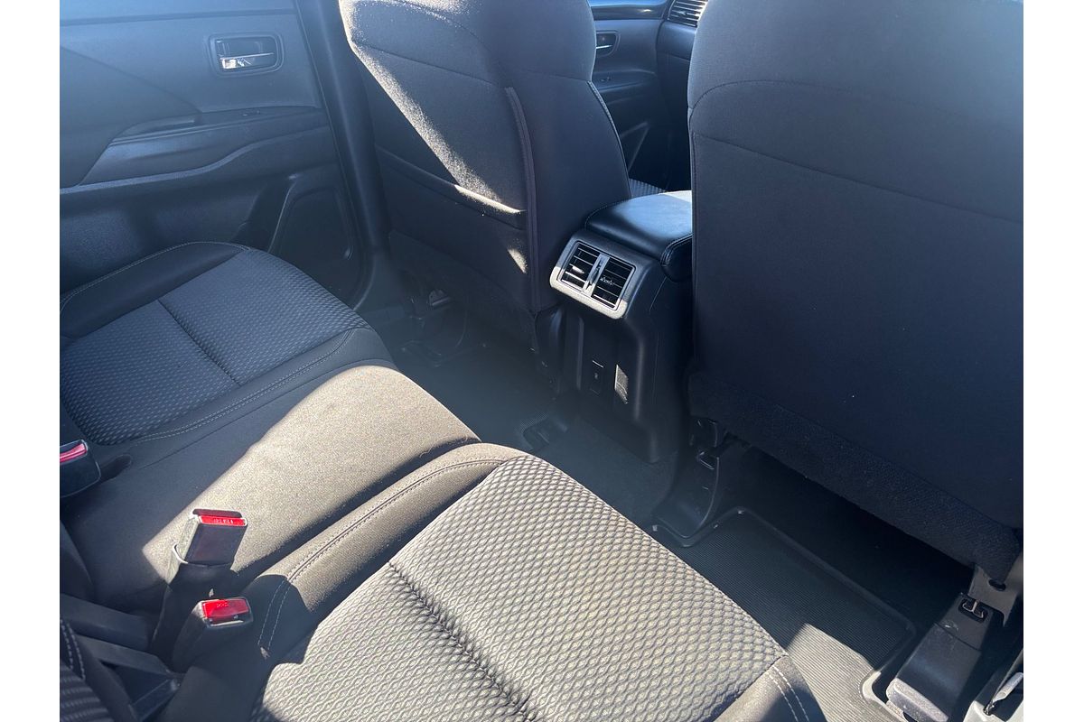 2021 Mitsubishi OUTLANDER ES ZL