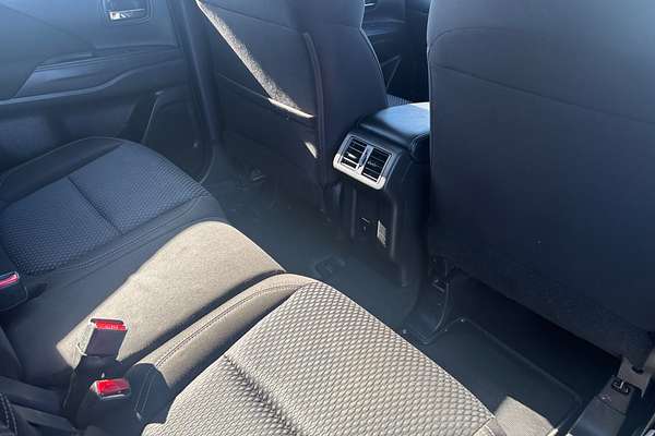 2021 Mitsubishi OUTLANDER ES ZL