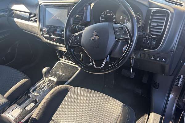 2021 Mitsubishi OUTLANDER ES ZL