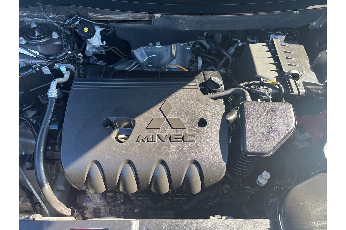 2021 Mitsubishi OUTLANDER ES ZL