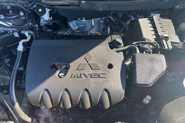 2021 Mitsubishi OUTLANDER ES ZL