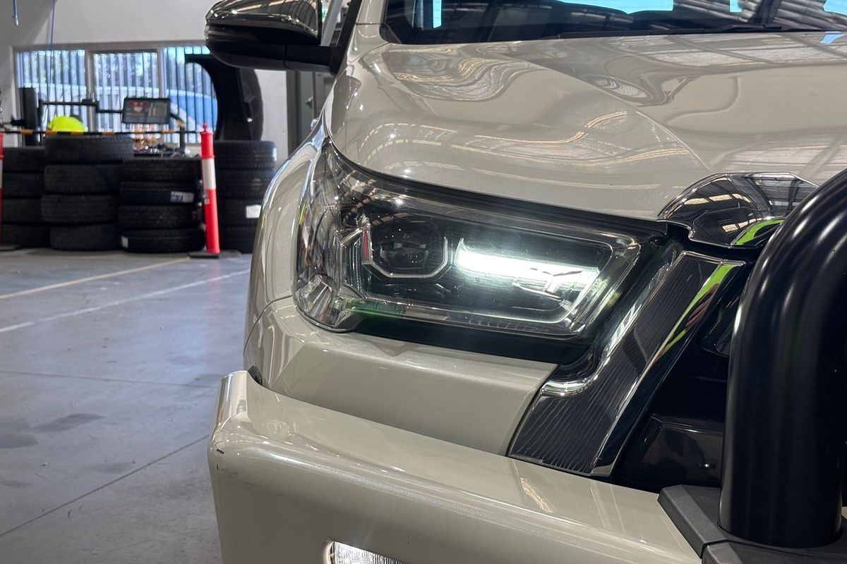 2021 Toyota Hilux SR5 GUN126R