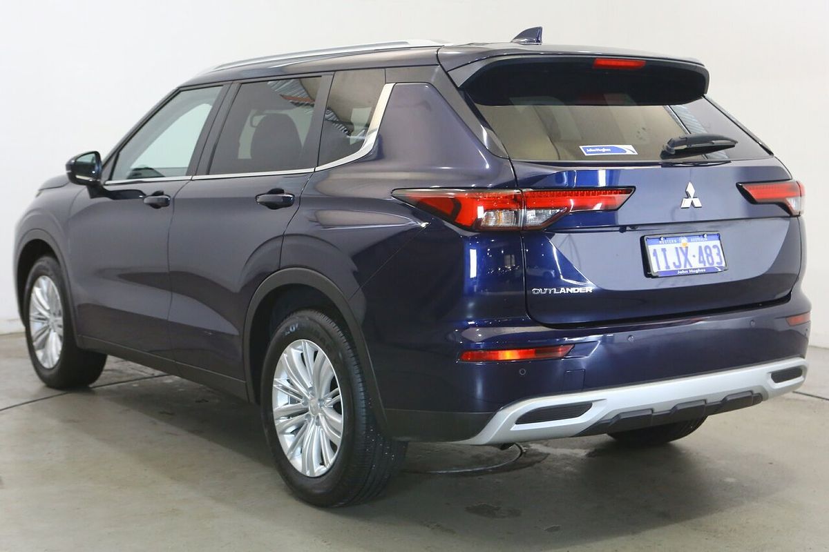 2024 Mitsubishi Outlander LS ZM