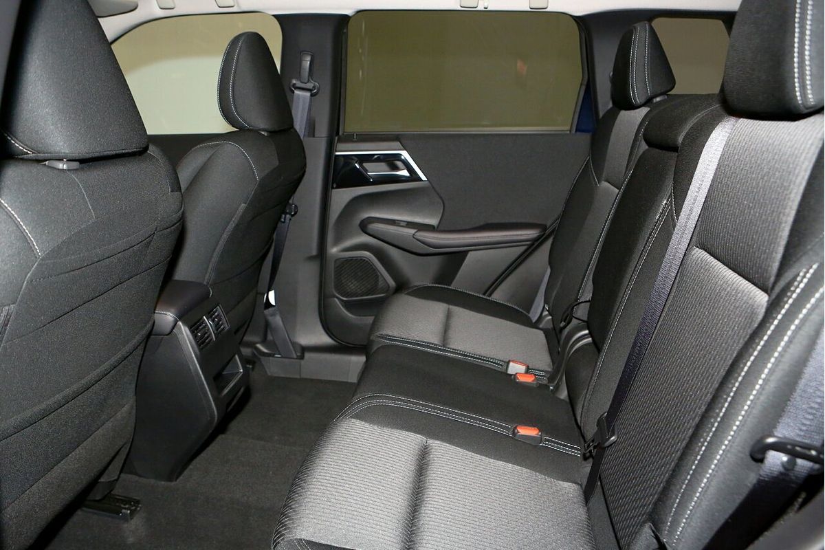 2024 Mitsubishi Outlander LS ZM