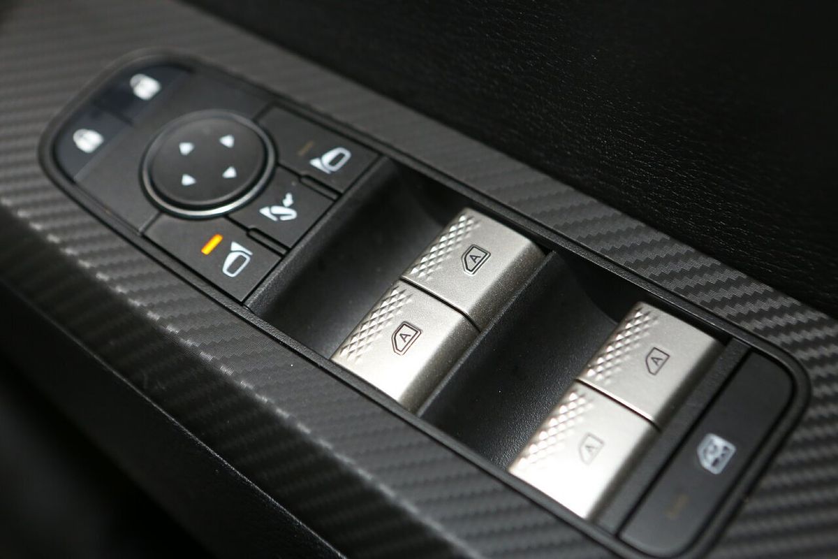 2024 Mitsubishi Outlander LS ZM