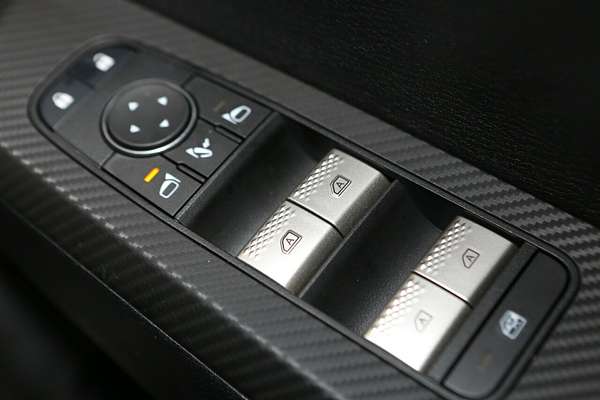 2024 Mitsubishi Outlander LS ZM