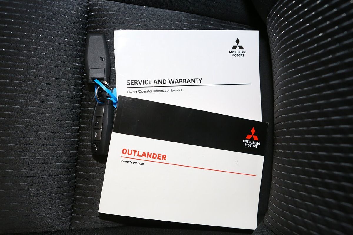 2024 Mitsubishi Outlander LS ZM