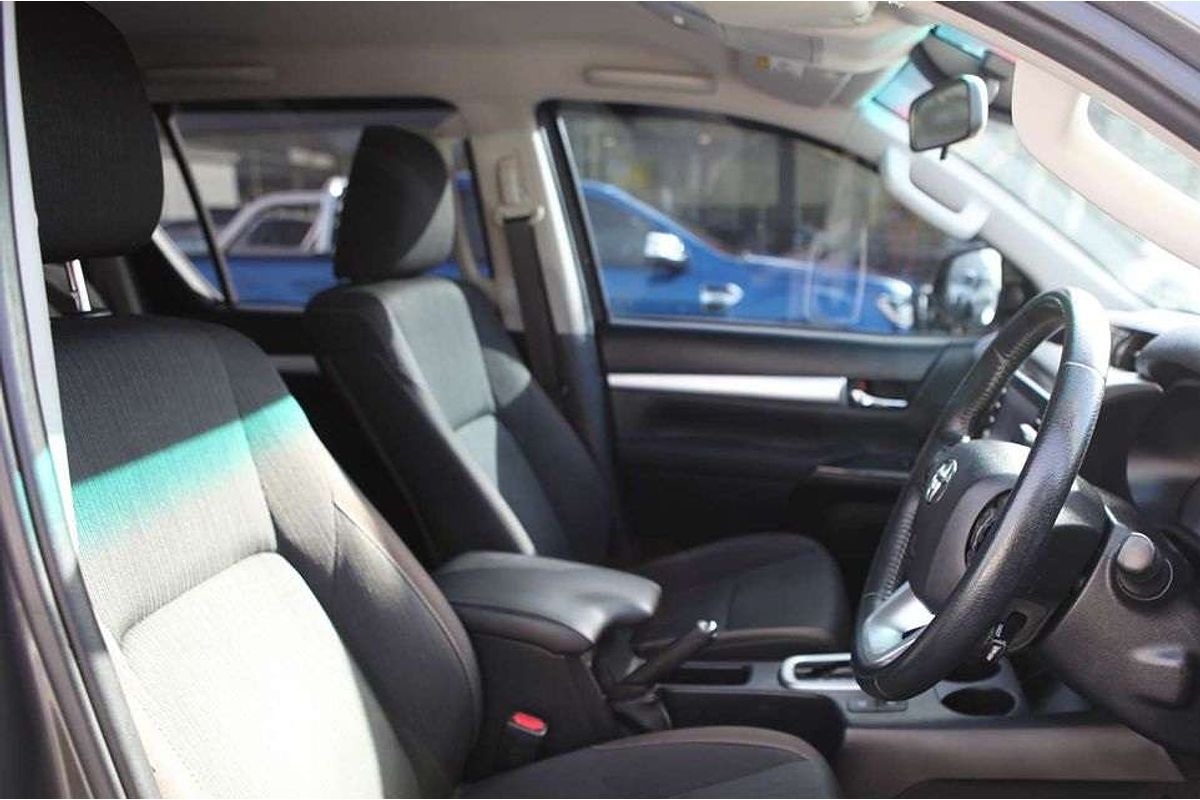 2020 Toyota Hilux SR5 GUN126R 4X4
