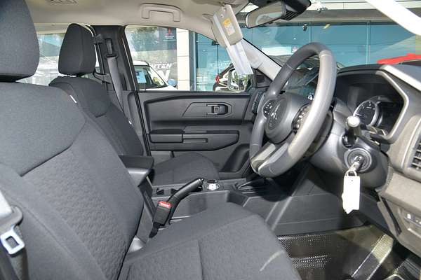 2024 Mitsubishi Triton GLX MV 4X4