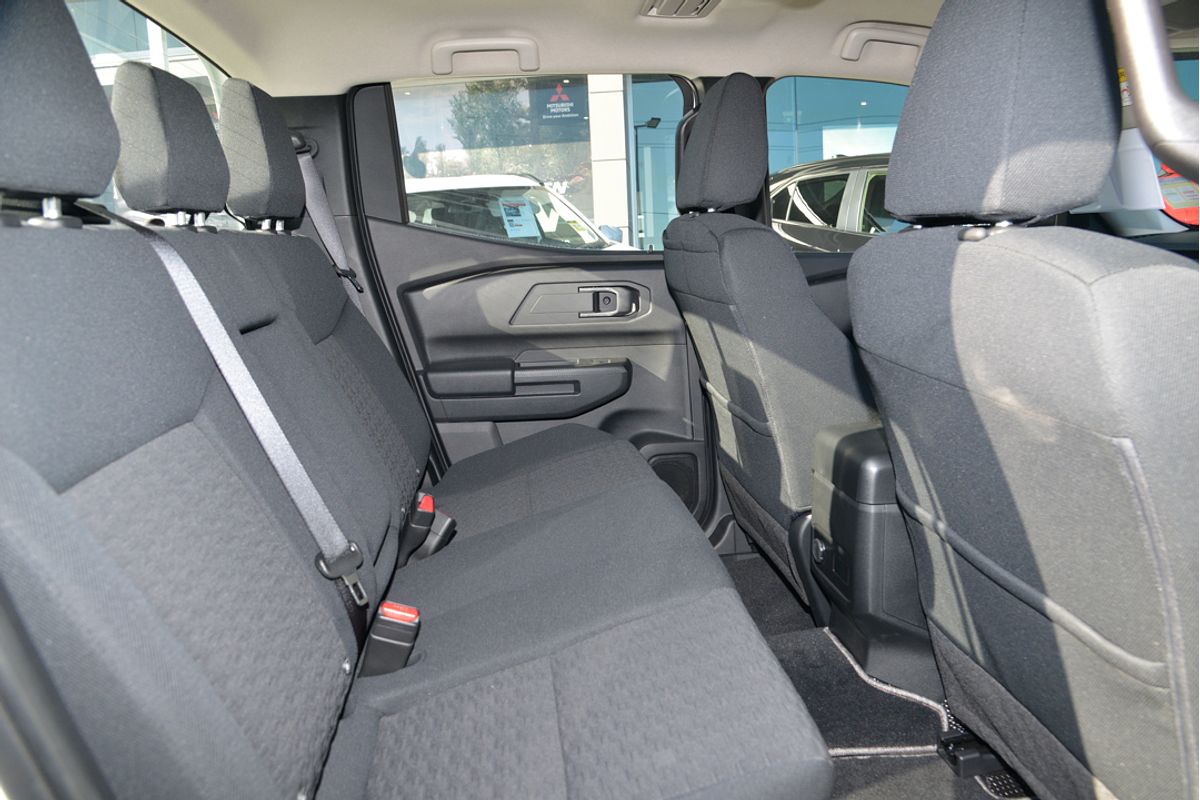 2024 Mitsubishi Triton GLX MV 4X4
