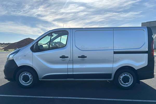 2021 Mitsubishi Express GLX SN SWB